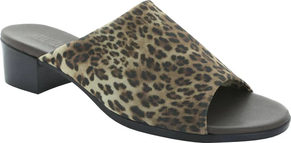 Munro Shoes Women's Sandal Tan Leopard Beth Stretch Sandal 10 M