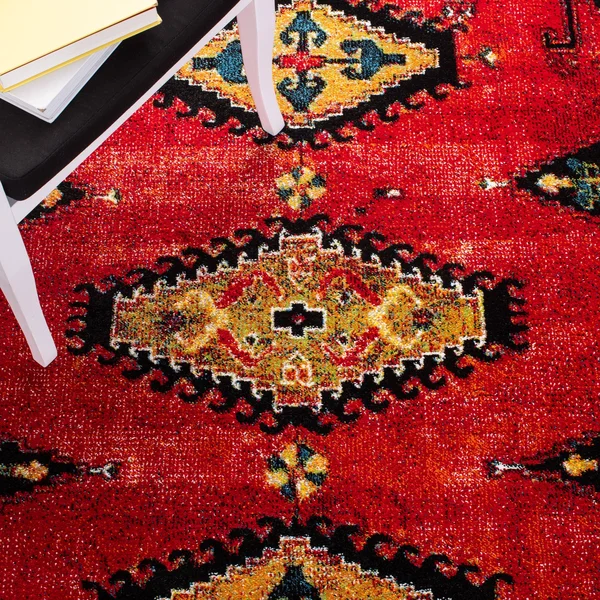Safavieh Clearance Vintage Hamadan VTH251Q Red Rug, 6&7x22x6&7x22 - Square