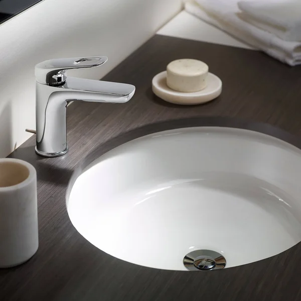 Toto Oberon R Single Handle 1.5 GPM Bathroom Sink Faucet - Polished Chrome - TL362SD#CP