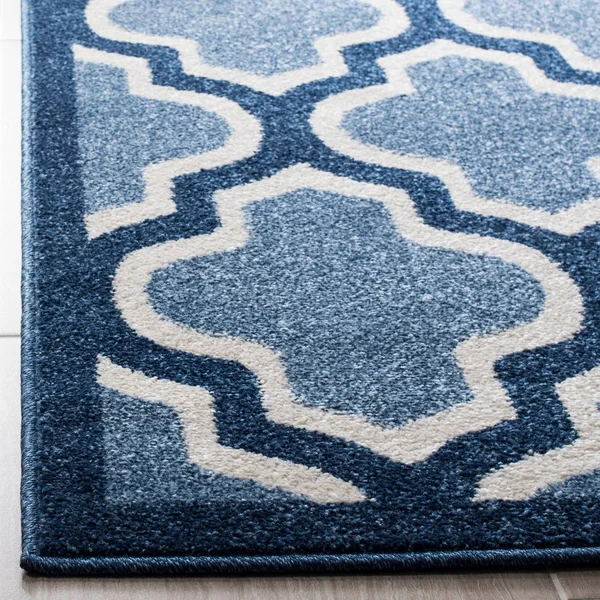 Safavieh 2&-3x22 x 15& Amherst AMT420B Light Grey - Beige Rug