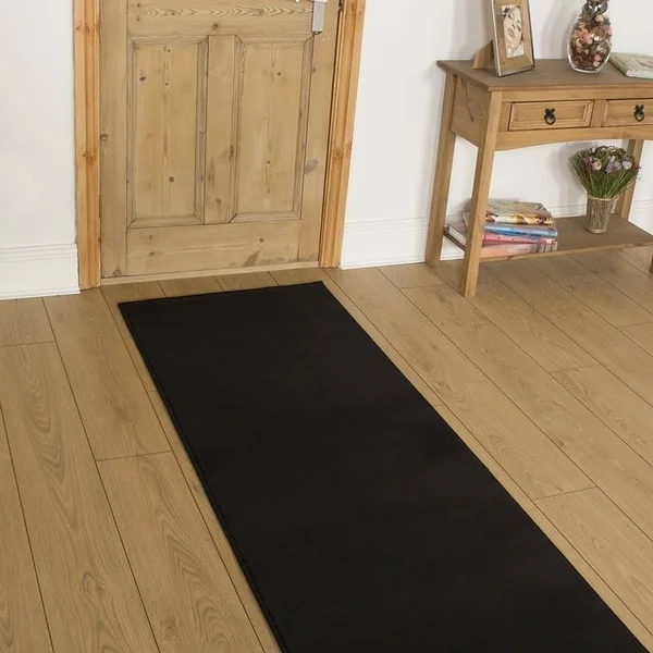 runrug USA Plain Black Hallway Carpet Rug Runner Length: 7 foot, Width