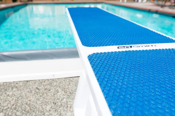 S.R. Smith 66-209-576S2B 6& TrueTread Diving Board, Radiant White/Blue