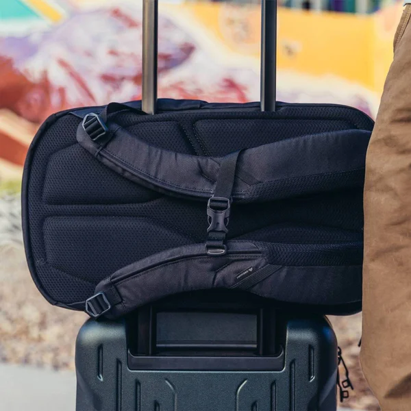 Gregory Border 18 Travel Pack Total Black - 18.5" x 11.25" x 6.25"