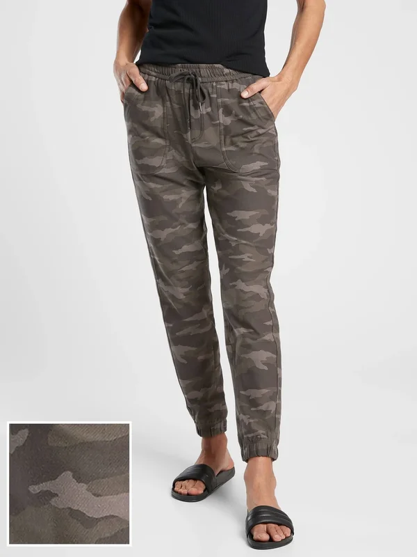 Athleta Women's Camo Farallon Jogger Black Olive Camo Size 10