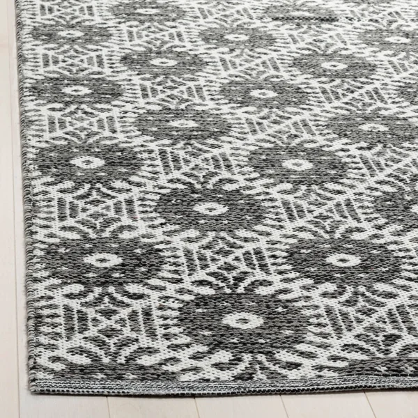 Safavieh Montauk MTK612D Area Rug Orange, Ivory 5& x 8& Rectangle