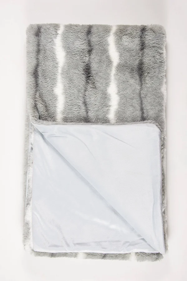 50x22 x 70x22 x 2x22 Grey-White, Faux Fur - Throw