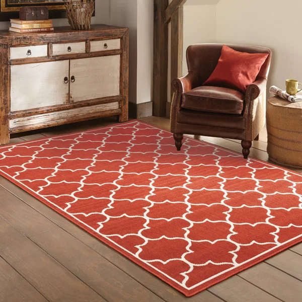 Style Haven Scalloped Lattice Red/ Ivory Indoor Outdoor Rug - 2&3 x 7&6 (2&3x22X7&6x22)