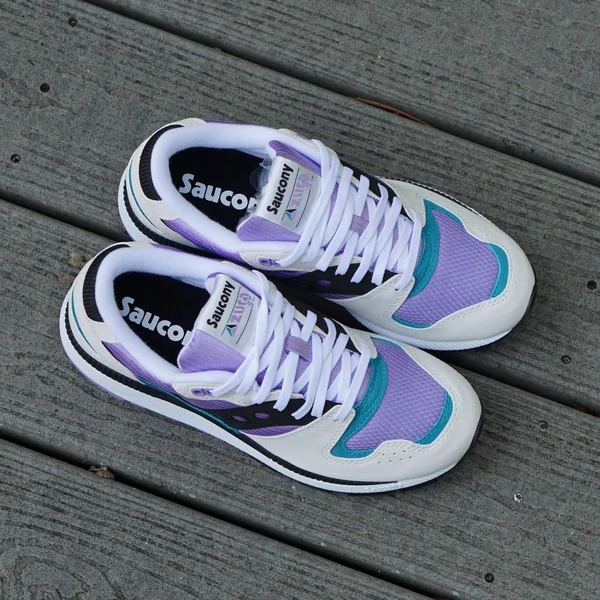 Saucony Azura Size: 8M, White, Violet, Capri