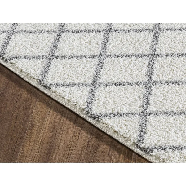 L&Baiet Hannah White Boho 5& x 7& Rug