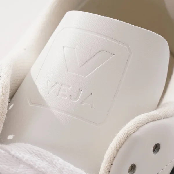 Veja V-10 Trainers - Leather White/Black