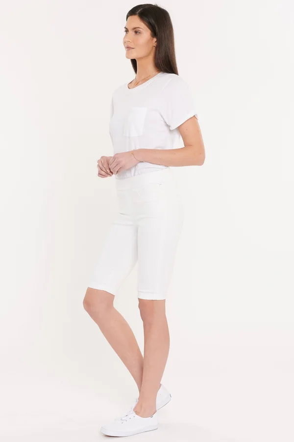 Women's Nydj Pull on Shorts - Size 6 - White