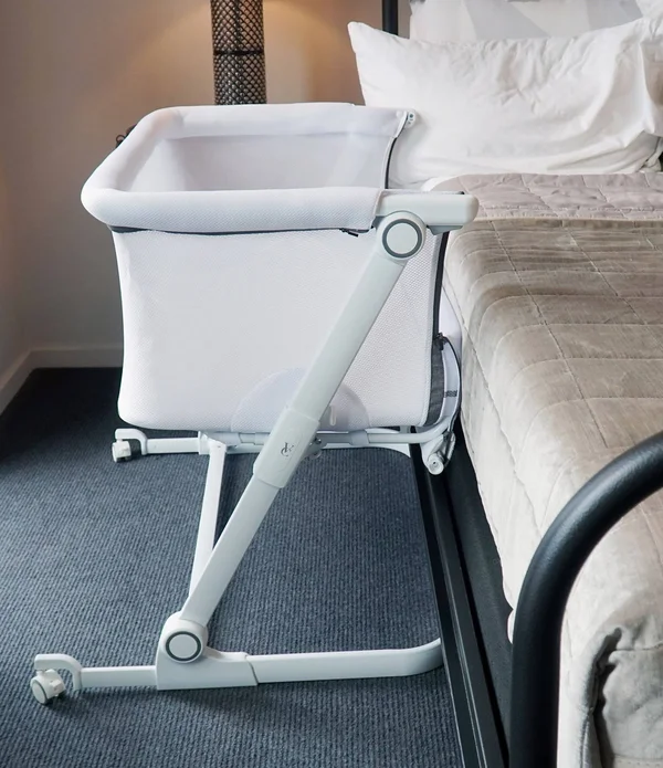 Venice Child - Sunset Dreaming Portable Bassinet Grey