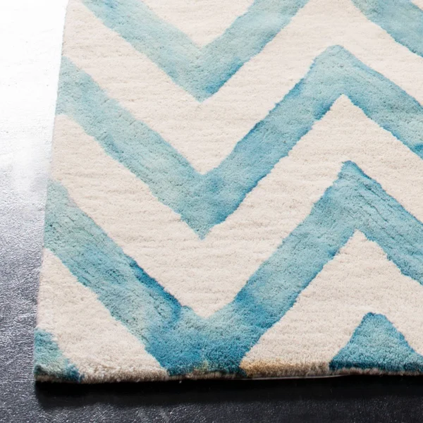 Safavieh Dip Dye Ivory & Turquoise 4& x 6& Rug