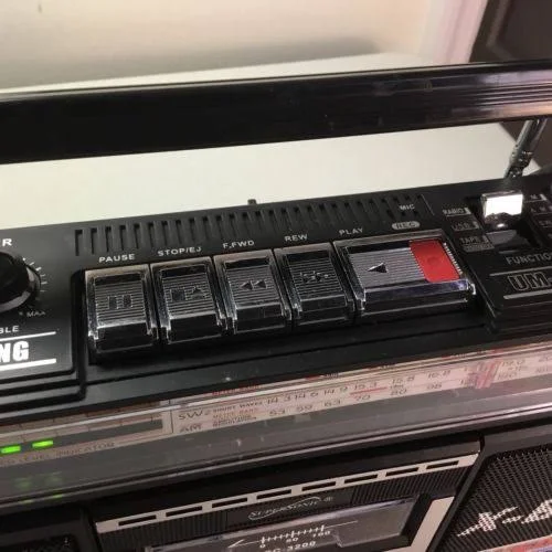 Supersonic Sc-3200 Black Retro 4-Band Radio & Cassette Player
