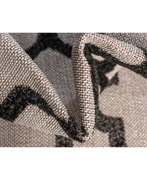 Unique Loom Tulsa Indoor/ Outdoor Area Rug - 4& x 6& Black