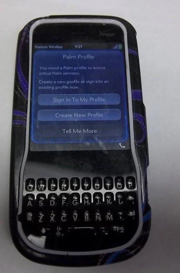 Palm Pixi Plus - 8 GB - Black - Unlocked - GSM - 4.37" x 2.17" x 0.43"