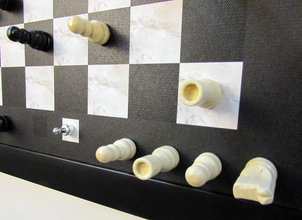 Home Magnetics Magnetic Wall Chess Set