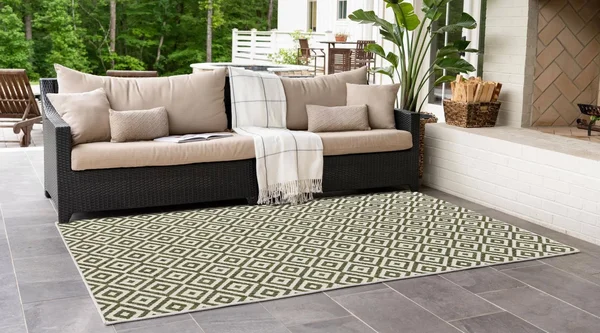 Jill Zarin Costa Rica Outdoor Rug (5& 3 x 7& 3 - Green)