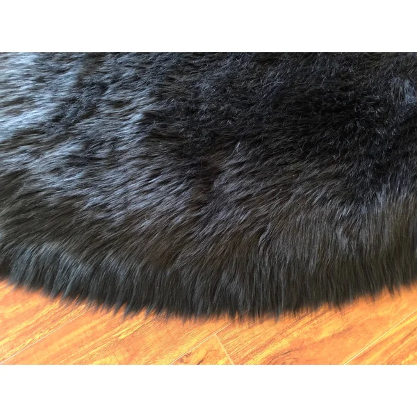 Silver Orchid Nansen Faux Sheepskin Oval Shape Shag Area Rug - 6& x 9& Oval - White w/Brown Tips