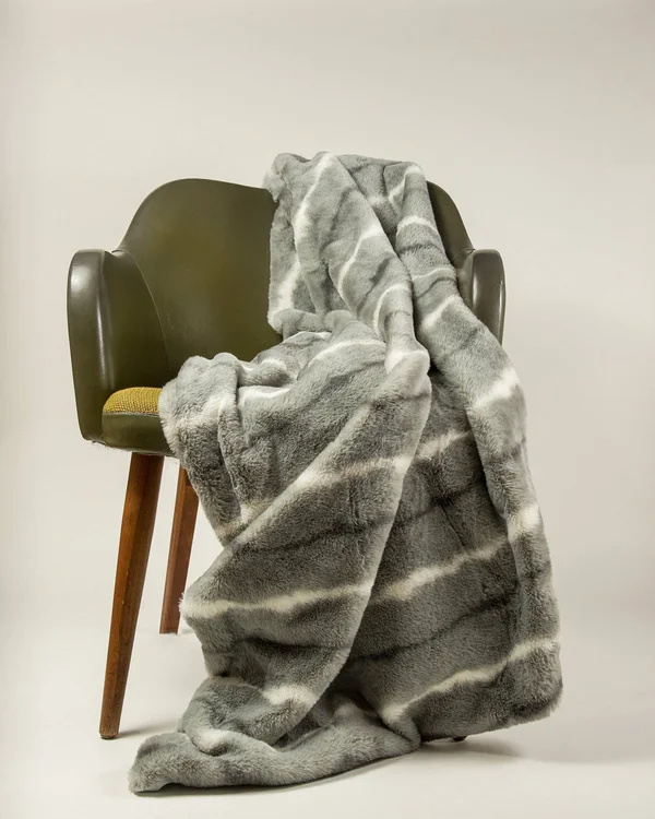 50x22 x 70x22 x 2x22 Grey-White, Faux Fur - Throw