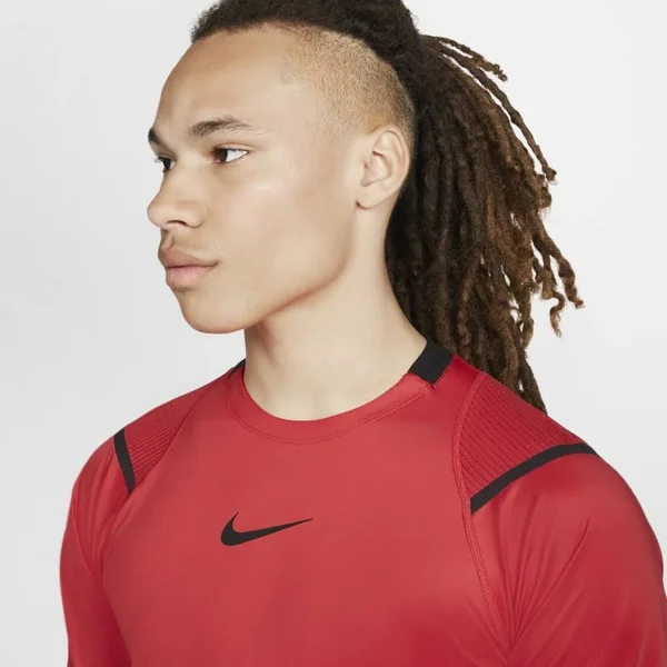 Nike Pro Aeroadapt Men's Short-Sleeve Top in Red, Size: Medium, BV5510-631