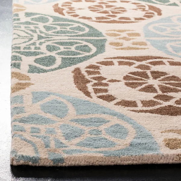 Safavieh Wyndham WYD376C 2&3x22 x 13&0x22 Runner Red Area Rug