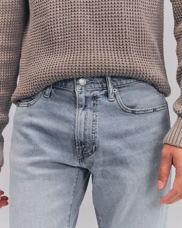 Men's Straight Jeans in Light Wash - Size 28 x 30, Abercrombie & Fitch