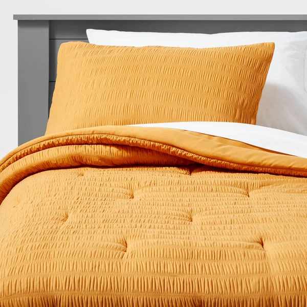 Full/Queen Seersucker Comforter Set Yellow - Pillowfort, Girl's