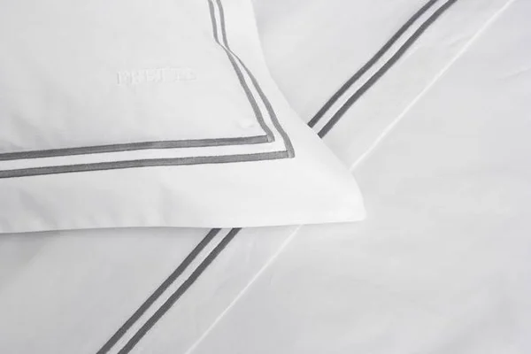 Frette Hotel Classic Duvet Cover - White Cotton - Twin, Bed Linens