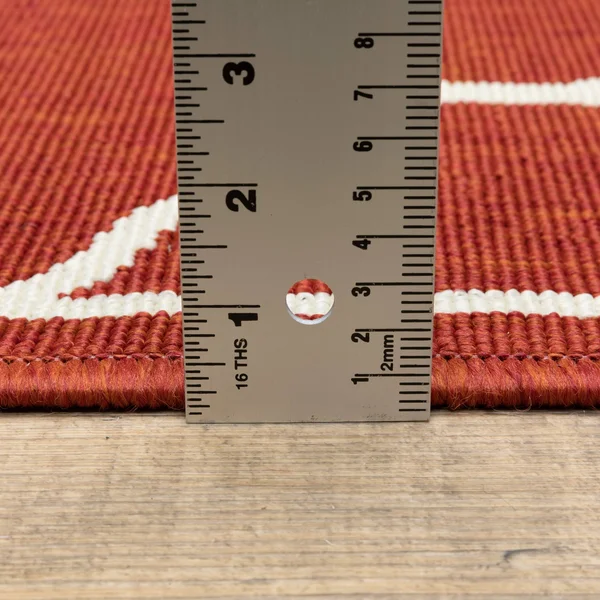 Style Haven Scalloped Lattice Red/ Ivory Indoor Outdoor Rug - 2&3 x 7&6 (2&3x22X7&6x22)
