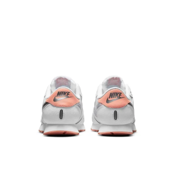 Nike MD Valiant Big Kids& Shoes in White - Size: 7Y, CN8558-101