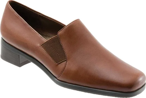 Trotters Women's Ash Loafer