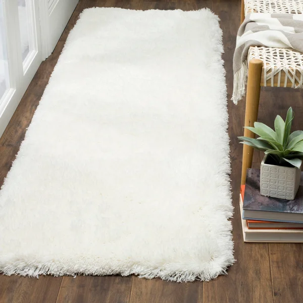 Safavieh Polar Shag Silver 4 ft. x 4 ft. Round Solid Area Rug