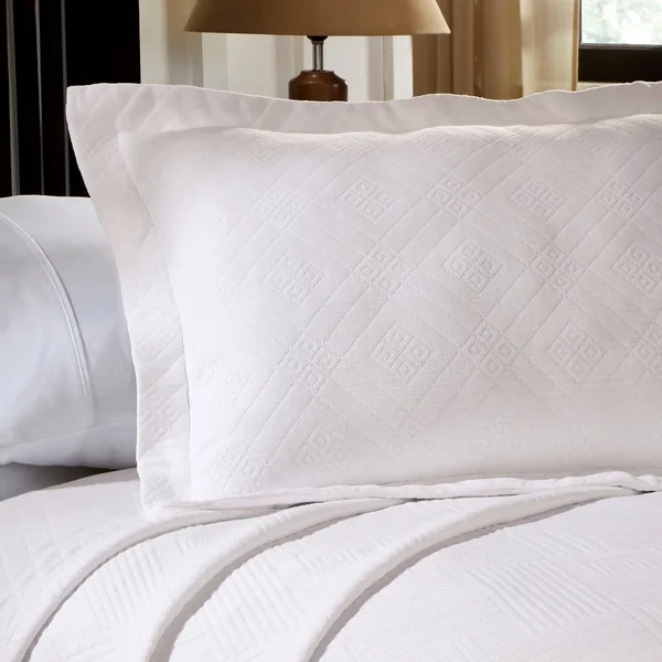 Miranda Haus Geometric Cotton Jacquard Bedspread Set with Pillow Shams - Burgundy - Queen