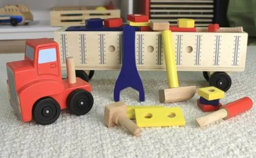 Melissa & Doug Big Rig Truck Wooden Building Set (22 Pcs)