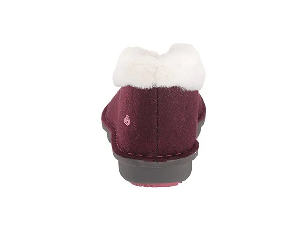 Clarks Women's Step Flow Low Fur Lined Slipper - Size: 7, Maroon Felt