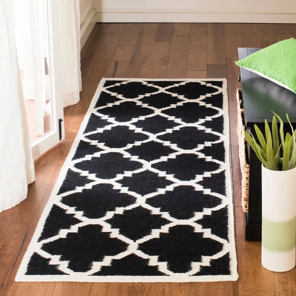 Safavieh Dhurries DHU633A 2&6x22 x 12&0x22 Runner Black, Ivory Area Rug