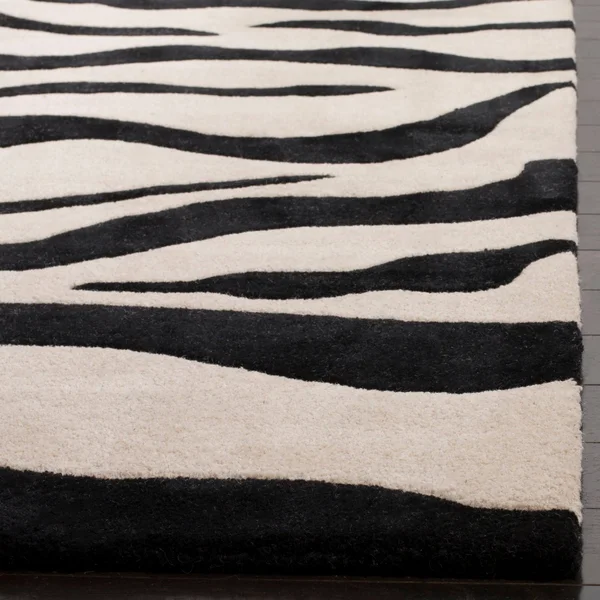 Safavieh Soho SOH784A 3&6x22 x 5&6x22 Beige, Black Area Rug