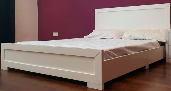 Camden Isle Oxford Bed - Queen, White