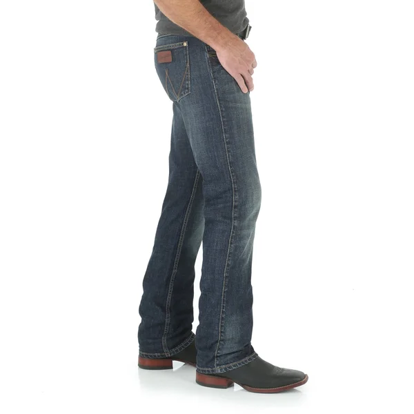 Wrangler Men's Bozeman Retro Slim Fit Straight Leg Jeans