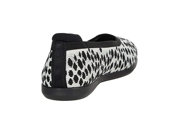 Clarks Carly Wish Women's Shoes White/Black Interest Knit : 5 B - Medium