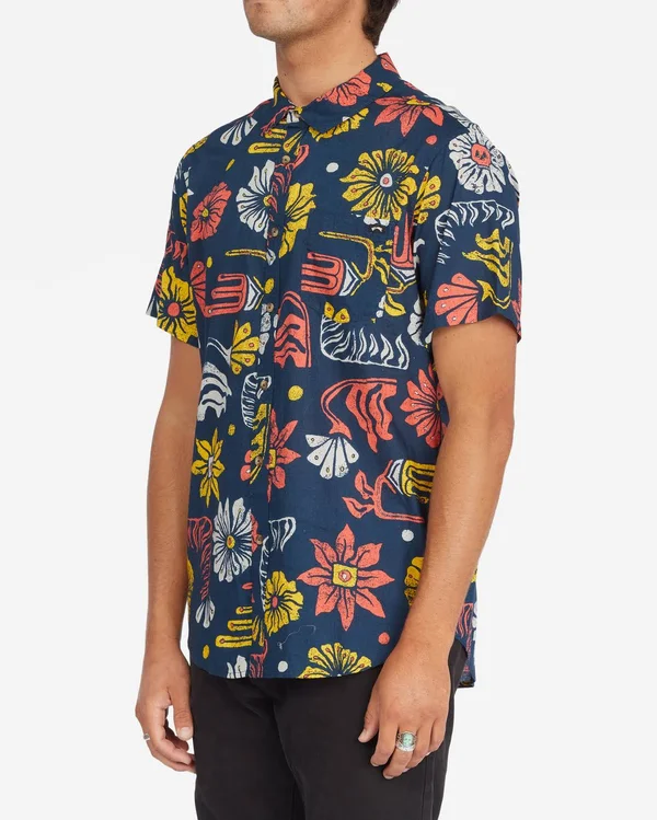 Billabong, Sundays Floral Short Sleeve Shirt for Men, Brown