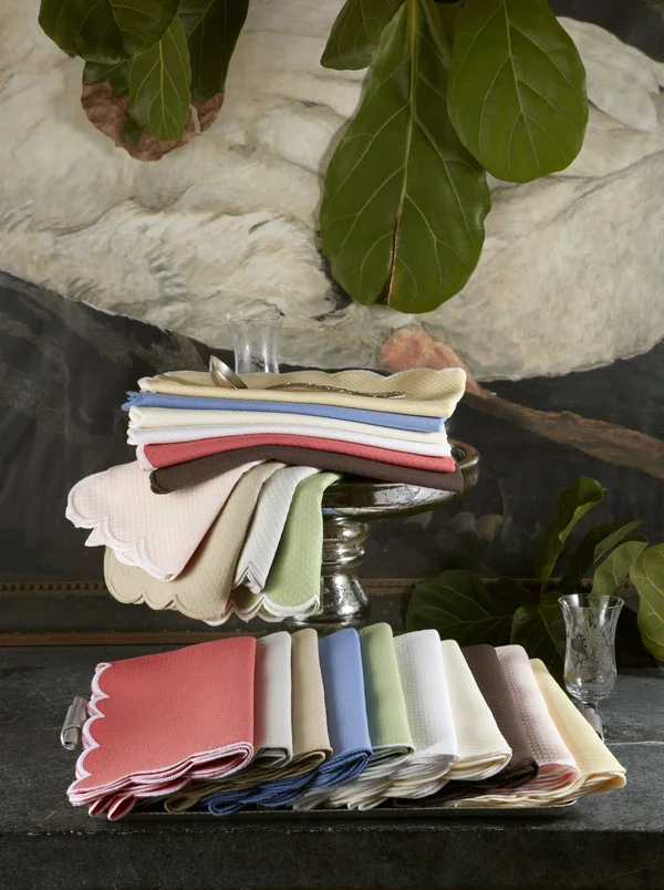Matouk Savannah Gardens Table Linens - Oblong Table Cloth, Azure/Azure
