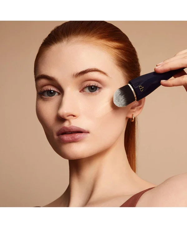 Cle De Peau Beaute Radiant Fluid Foundation Natural Broad Spectrum SPF 25 - B