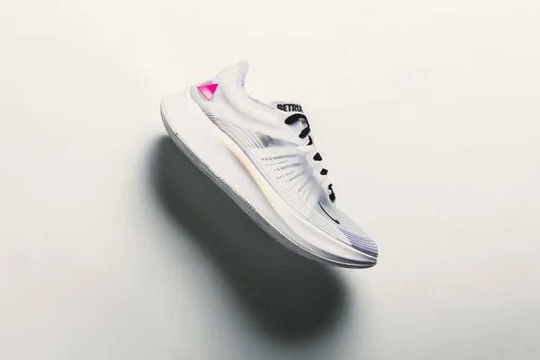 Nike Zoom Fly Betrue - Size 10.5