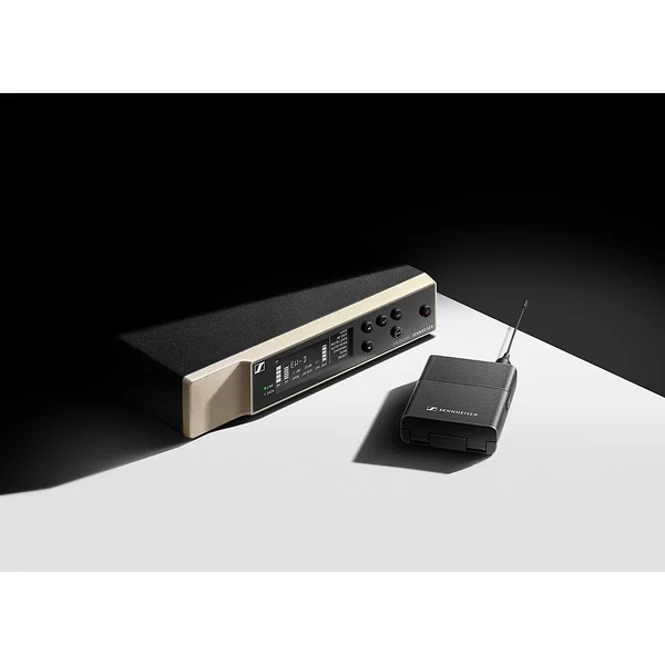 Sennheiser EW-D SK Base Set Digital Wireless Bodypack System (Q1-6: 470.2-526 MHz)