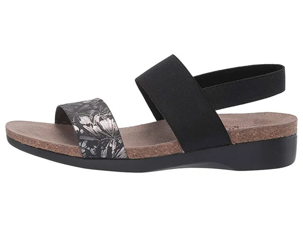 Munro Women's Pisces, Dark Floral Print Size: 10 W