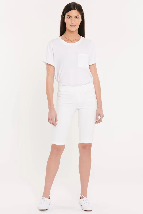Women's Nydj Pull on Shorts - Size 6 - White