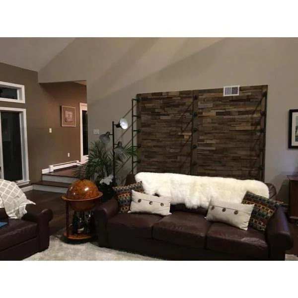 The Vintage Wood Floor Company 1 in. x 39.5 in. x 11.5 in. Reclaimed Natural American Barn Wood Wall PANEL, Brown
