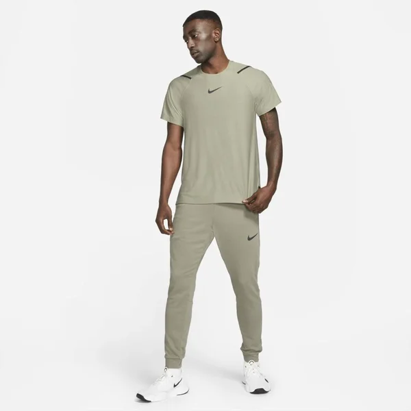 Nike Dri-Fit Men's Tapered Training Pants